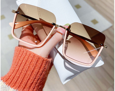 Oversized Square Sunglasses – UV400 Protection
