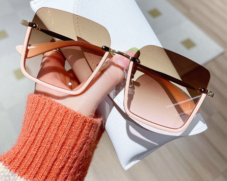 Oversized Square Sunglasses – UV400 Protection