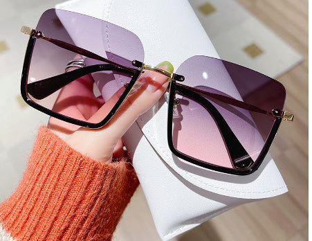 Oversized Square Sunglasses – UV400 Protection