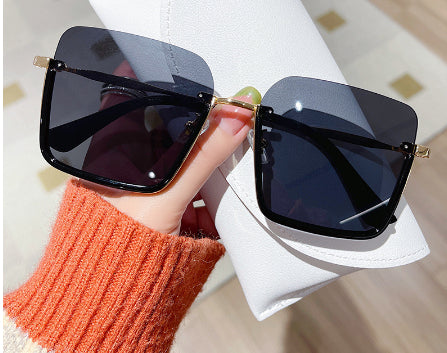 Oversized Square Sunglasses – UV400 Protection