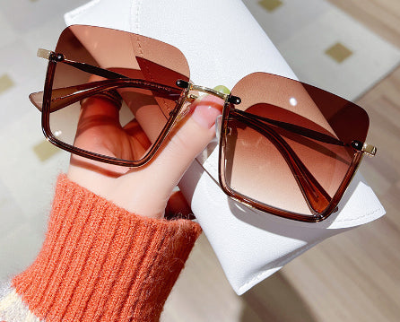Oversized Square Sunglasses – UV400 Protection